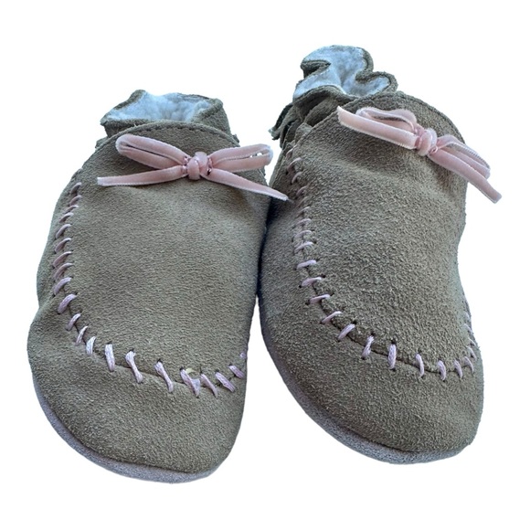 SUEDE BABY SHOES Size 18-24 mos - Picture 3 of 6
